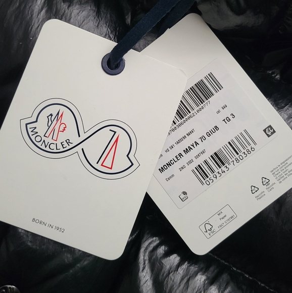 Moncler Maya 70th Anniversary - Picture 5 of 11